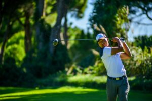 כאב במרפק אצל שחקני גולף – מרפק הגולפר (Golf Elbow)